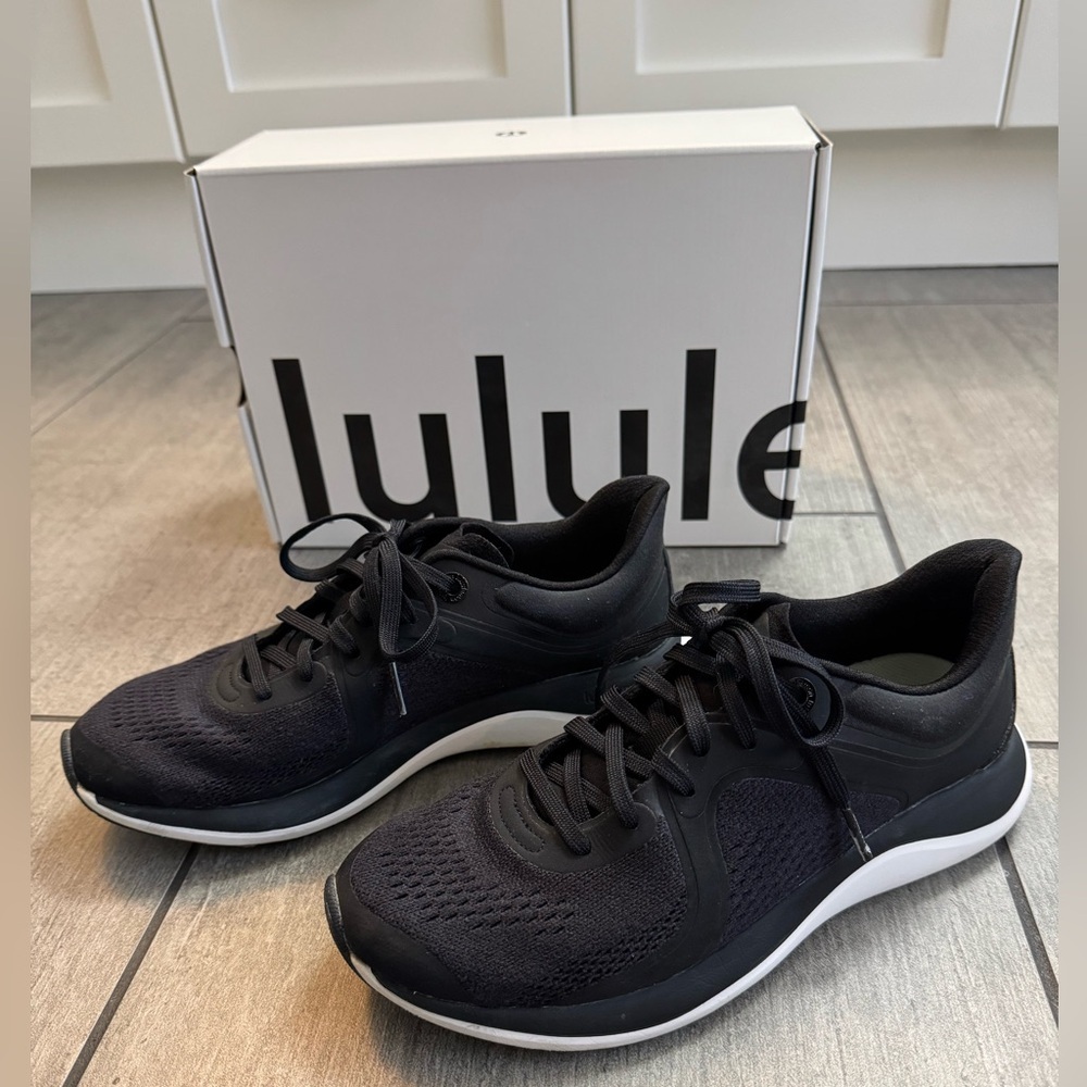 Lululemon Chargefeel Workout Low
